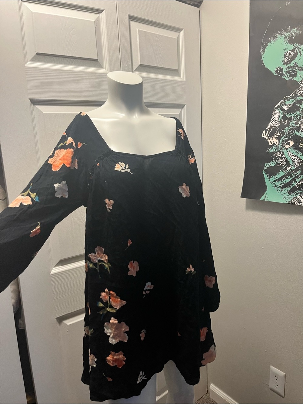 Billabong Black Floral Long-Sleeve Square Neck Dress